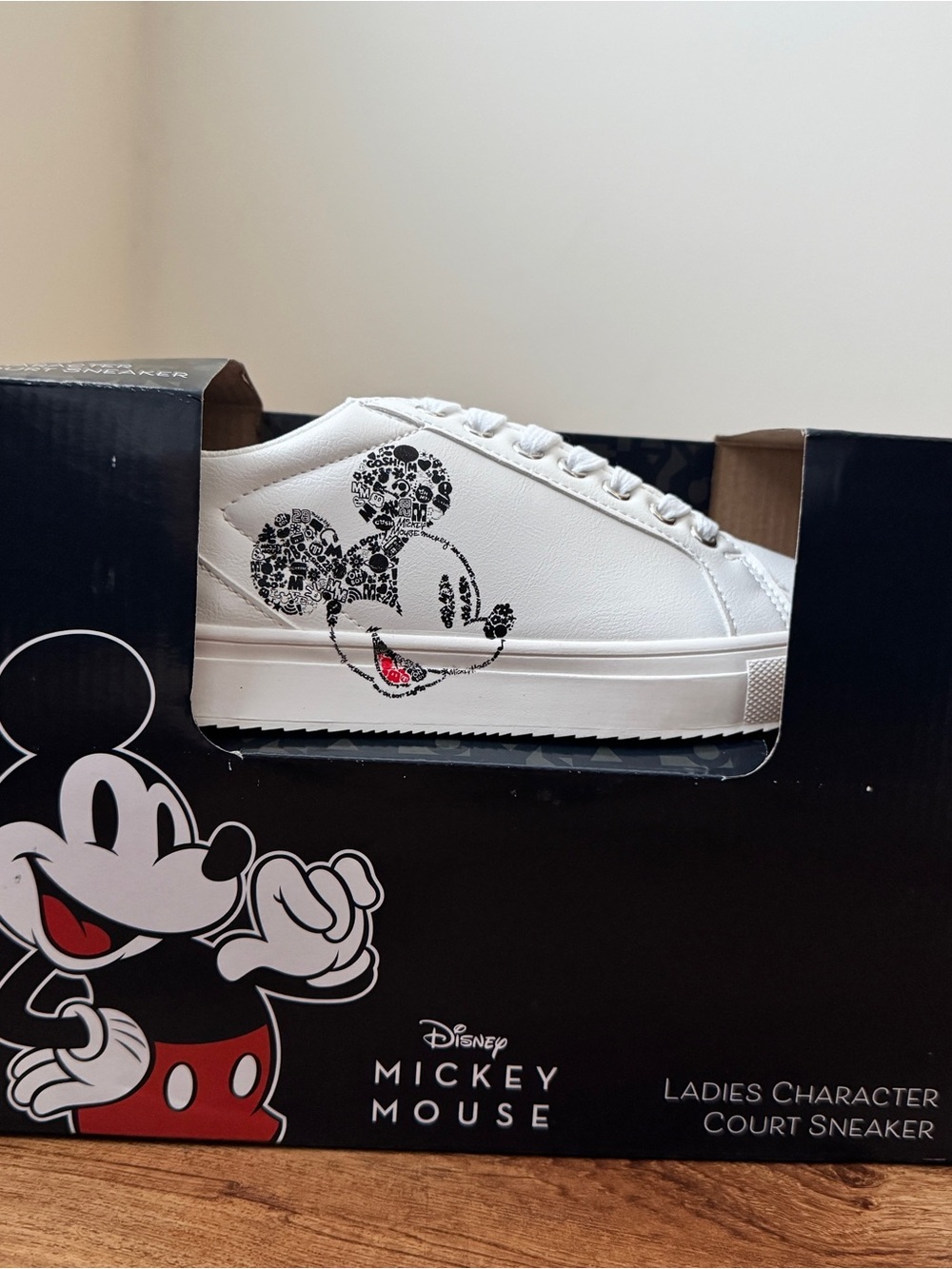 Disney Mickey Mouse Ladies Character Court Sneaker Size 8 - New In Box White